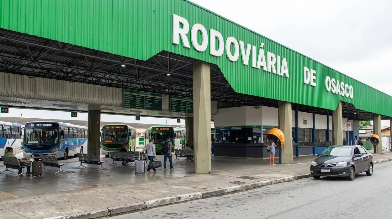 Novos conselheiros de Habitação de Osasco durante a solenidade de empoçamento