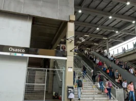 Gerson Pessoa entrega títulos de regularização para moradores de Osasco