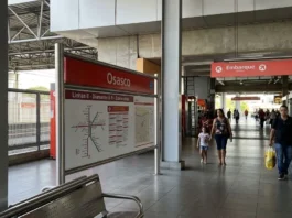Lau Alencar durante a entrega de 499 títulos de regularização em Osasco